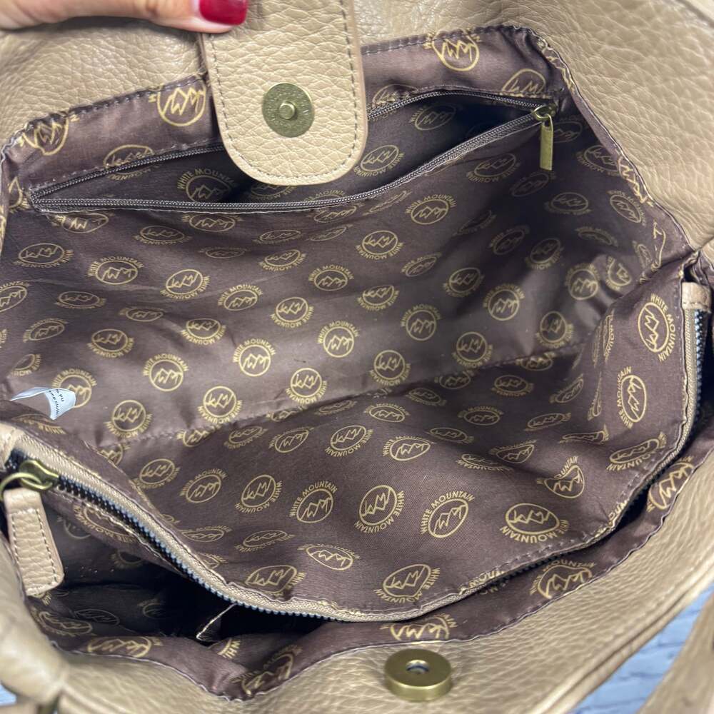 White Mountain Tan Leather Purse - Picture 7 of 7